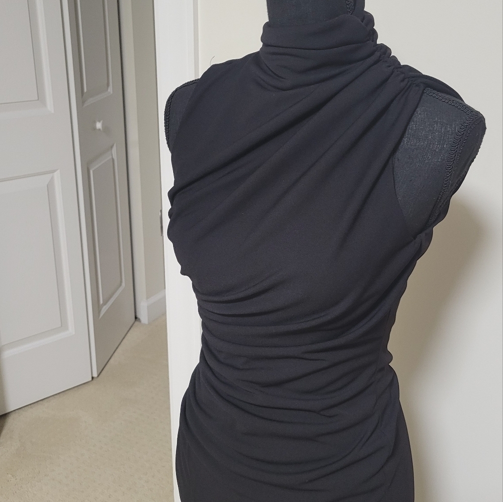 ZARA Elegant Black Sleeveless Dress - Picture 3 of 12